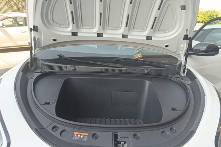 Used Geely Galaxy Geome 2026 Model 310km Youth Edition Engine Bay