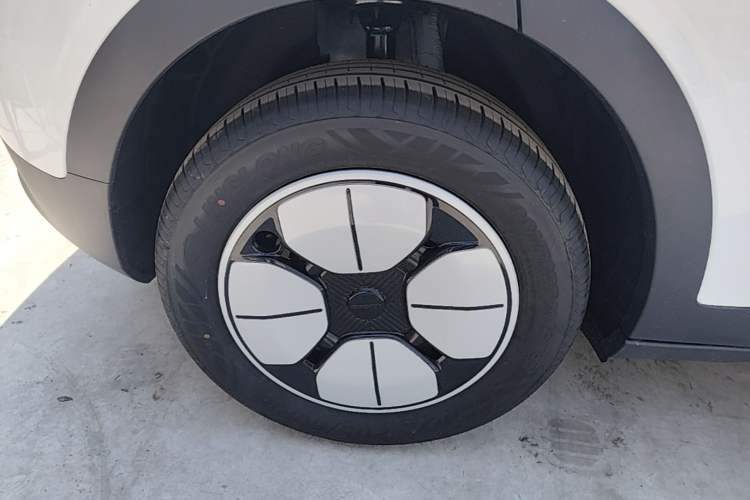 Used Geely Galaxy Geome 2026 Model 310km Youth Edition Exterior 5