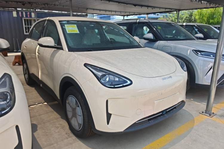 Used Geely Galaxy Geome 2026 Model 410km Carefree Edition Front Right 45 Deg