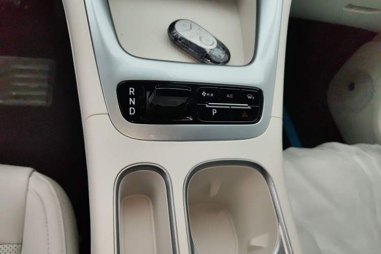 Used Geely Galaxy Geome 2026 Model 310km Youth Edition Gear Lever
