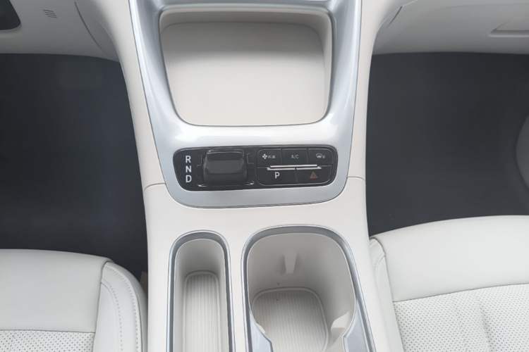 Used Geely Galaxy Geome 2026 Model 310km Youth Edition Gear Lever