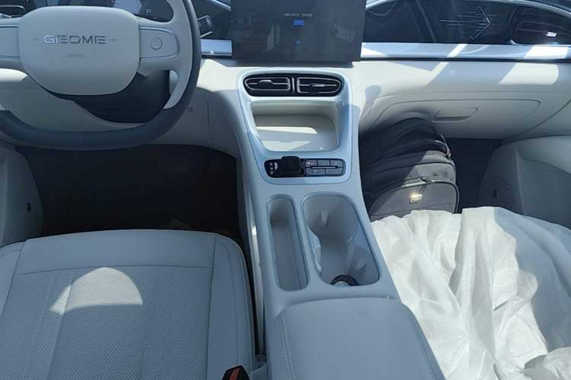 Used Geely Galaxy Geome 2026 Model 310km Youth Edition Gear Lever