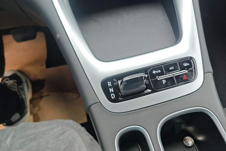 Used Geely Galaxy Geome 2026 410km Wind-Riding Edition Gear Lever