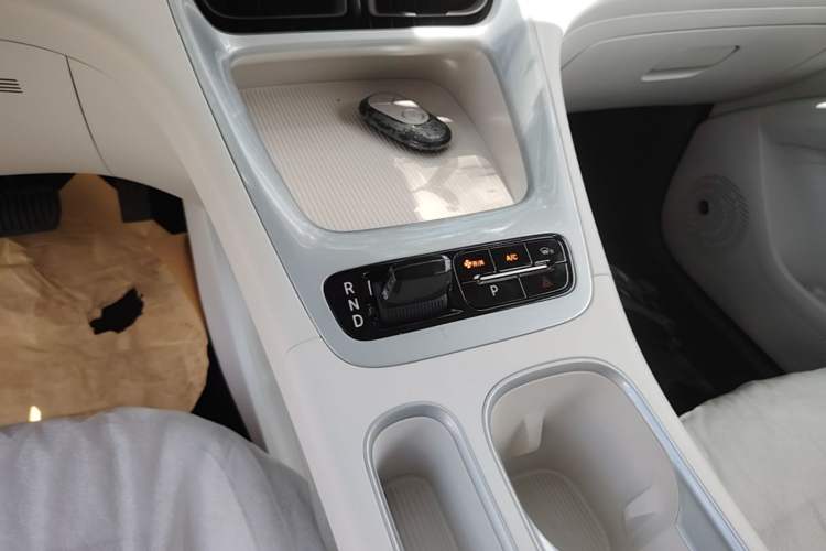 Used Geely Galaxy Geome 2026 Model 310km Youth Edition Gear Lever