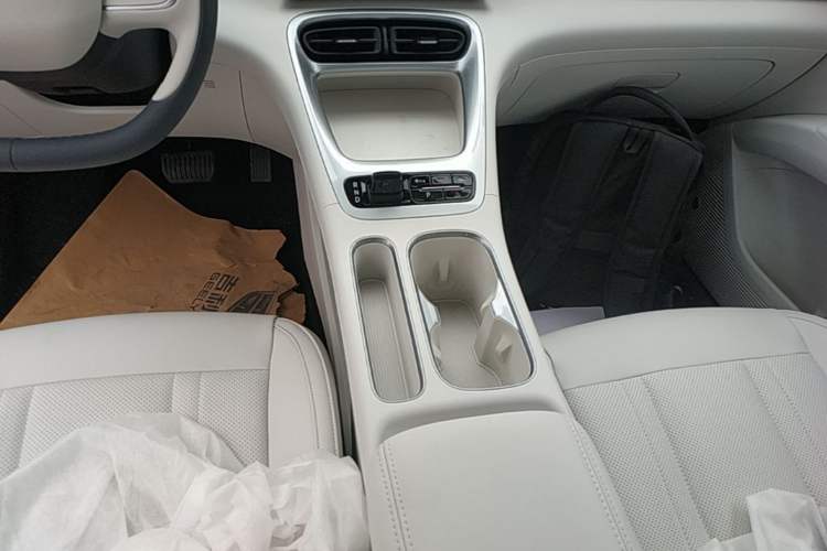 Used Geely Galaxy Geome 2026 Model 310km Youth Edition Gear Lever