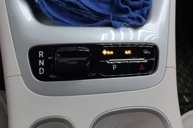 Used Geely Galaxy Geome 2026 Model 310km Youth Edition Gear Lever