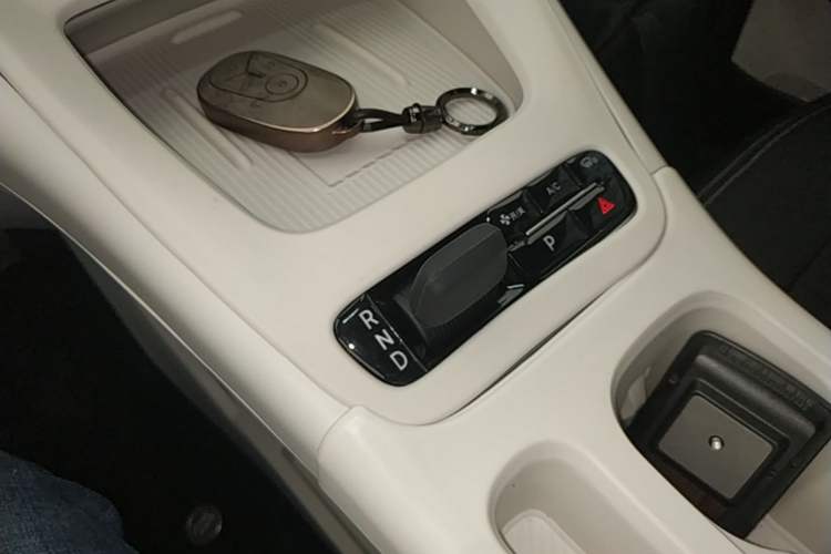 Used Geely Galaxy Geome 2026 Model 410km Freedom Edition Gear Lever