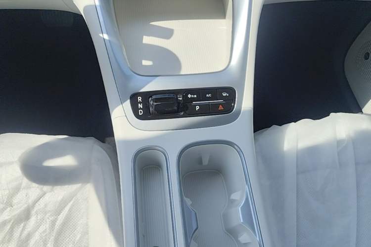 Used Geely Galaxy Geome 2026 Model 310km Youth Edition Gear Lever