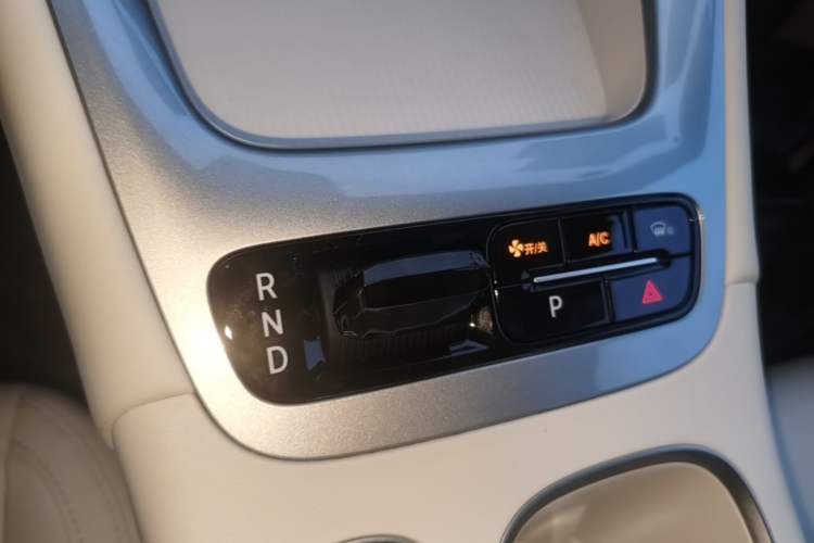 Used Geely Galaxy Geome 2026 Model 310km Dream Edition Gear Lever
