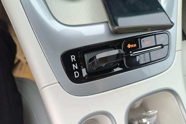 Used Geely Galaxy Geome 2026 Model 310km Youth Edition Gear Lever