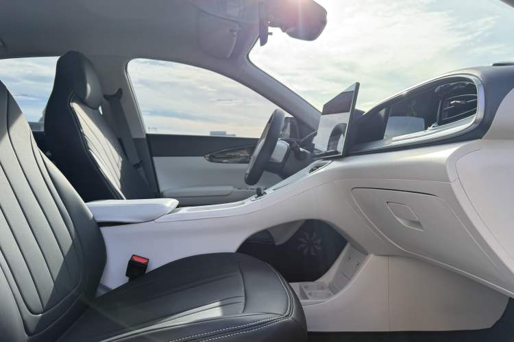 Used Geely Galaxy Geome 2026 Model 410km Freedom Edition Interior 6