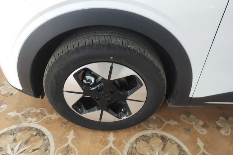 Used Geely Galaxy Geome 2026 Model 310km Dream Edition Left Front Wheel Hub