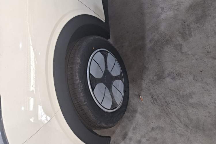 Used Geely Galaxy Geome 2026 Model 410km Carefree Edition Left Front Wheel Hub