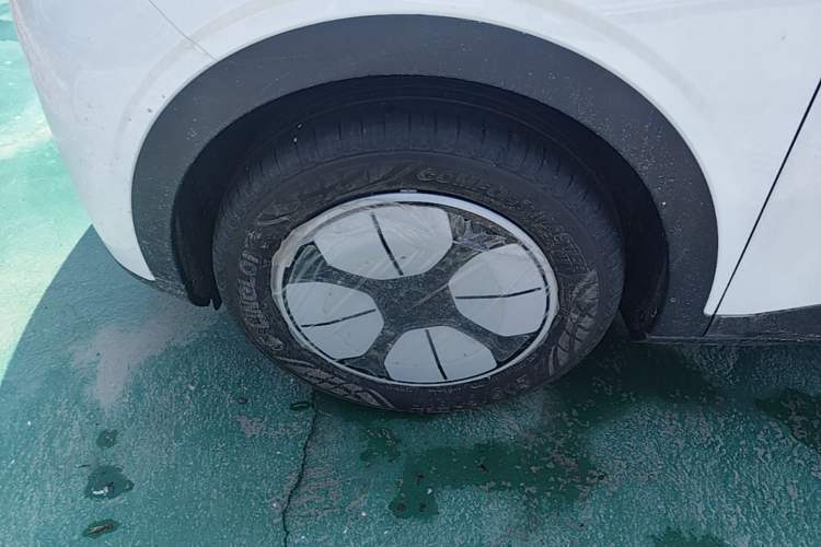 Used Geely Galaxy Geome 2026 Model 310km Youth Edition Left Front Wheel Hub