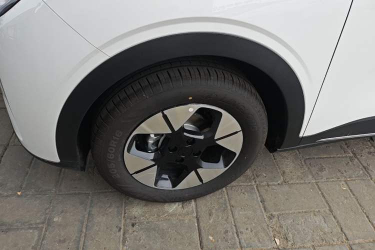 Used Geely Galaxy Geome 2026 Model 310km Dream Edition Left Front Wheel Hub