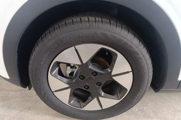 Used Geely Galaxy Geome 2026 Model 310km Dream Edition Left Front Wheel Hub
