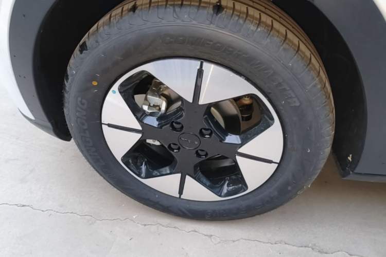Used Geely Galaxy Geome 2026 Model 310km Dream Edition Left Front Wheel Hub