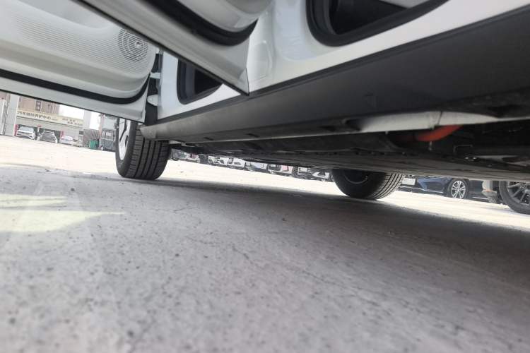 Used Geely Galaxy Geome 2026 Model 310km Youth Edition Left Side Sill