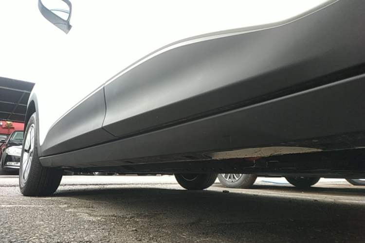 Used Geely Galaxy Geome 2026 Model 310km Youth Edition Left Side Sill