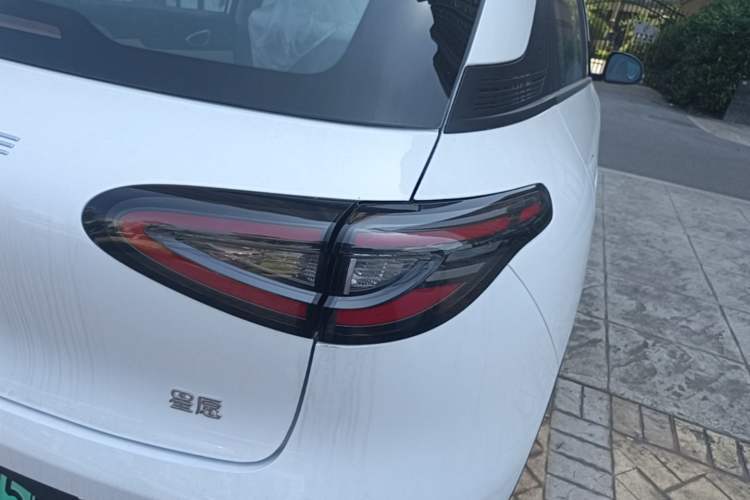 Used Geely Galaxy Geome 2026 Model 310km Youth Edition Right Rear Taillight