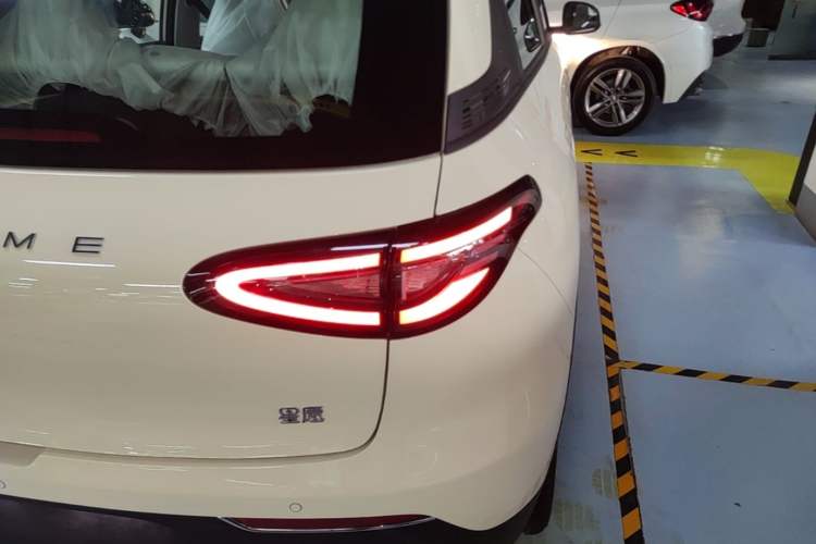 Used Geely Galaxy Geome 2026 Model 310km Youth Edition Right Rear Taillight