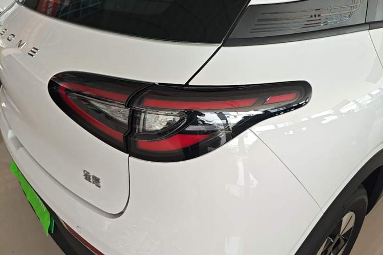 Used Geely Galaxy Geome 2026 410km Wind-Riding Edition Right Rear Taillight