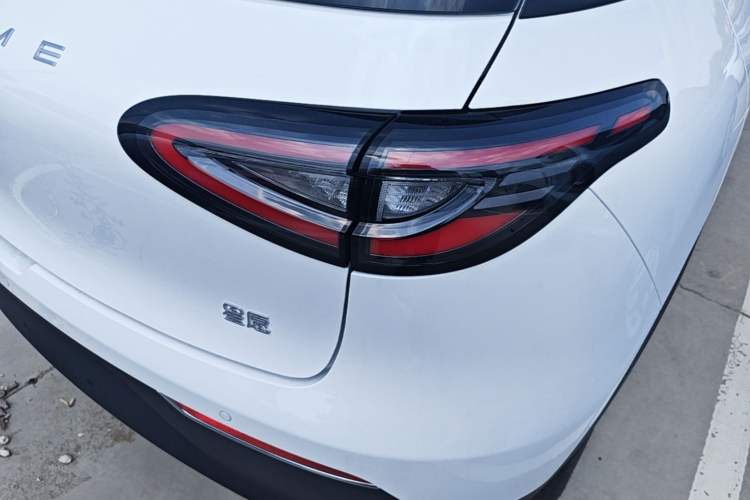 Used Geely Galaxy Geome 2026 310km Wind-Riding Edition Right Rear Taillight