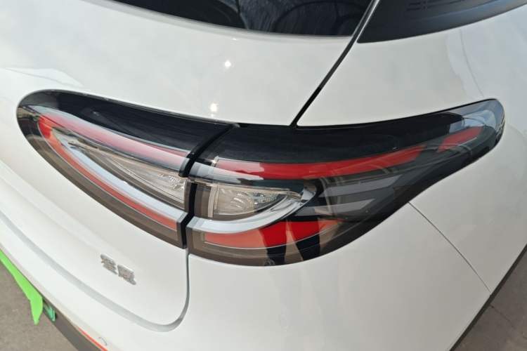 Used Geely Galaxy Geome 2026 410km Wind-Riding Edition Right Rear Taillight