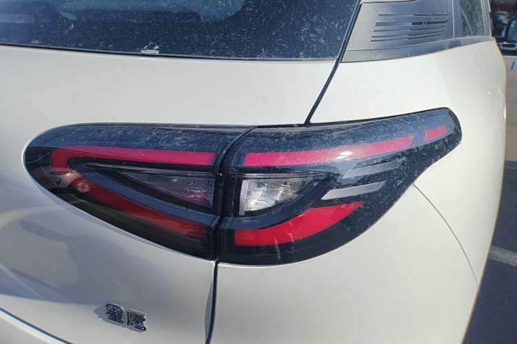 Used Geely Galaxy Geome 2026 Model 310km Youth Edition Right Rear Taillight