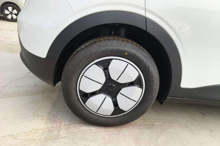 Used Geely Galaxy Geome 2026 Model 310km Youth Edition Right Rear Wheel Hub