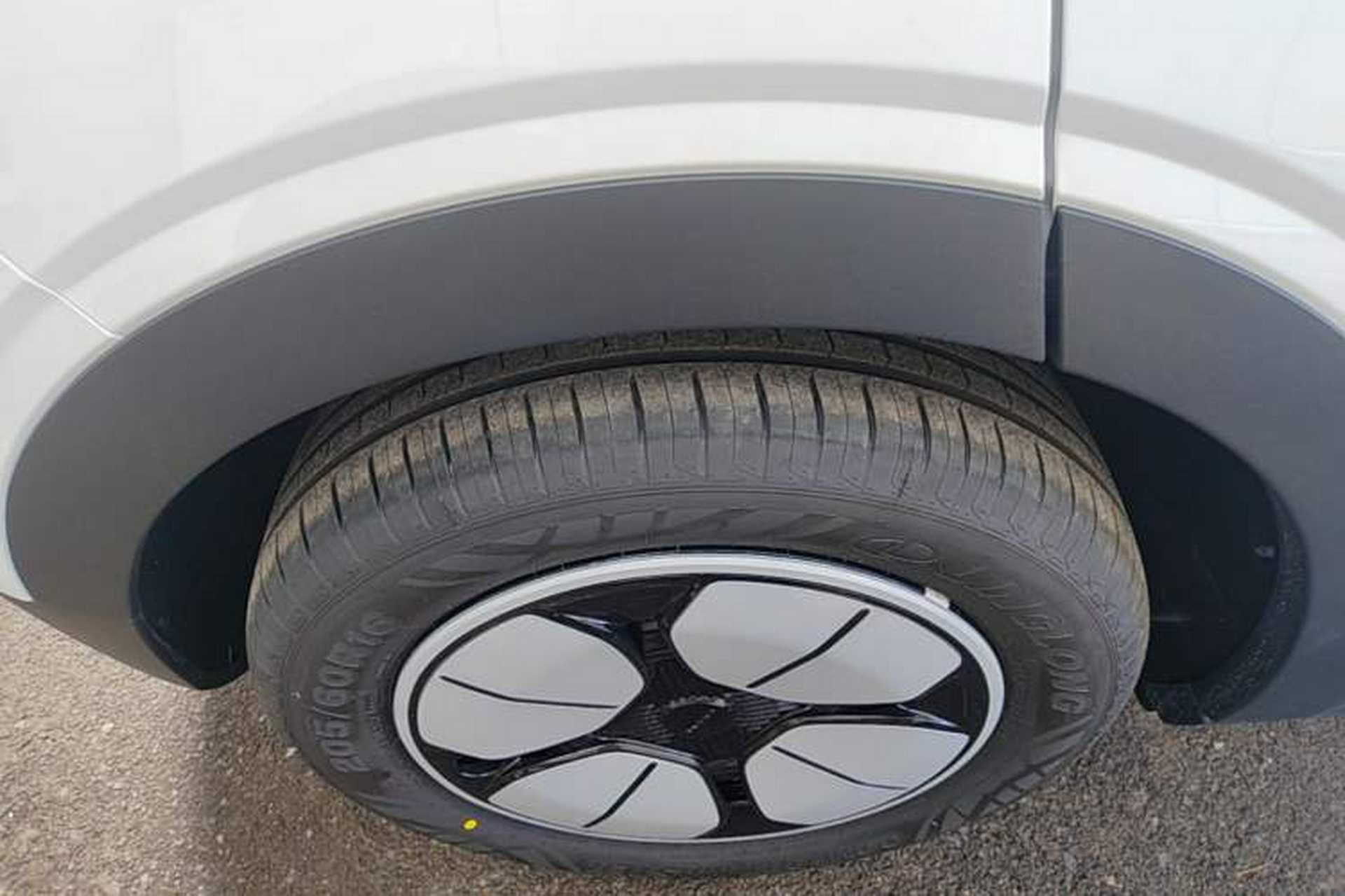 Used Geely Galaxy Geome 2026 Model 310km Youth Edition Right Rear Wheel Hub