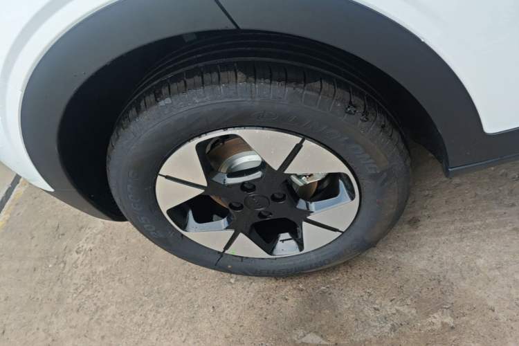 Used Geely Galaxy Geome 2026 410km Wind-Riding Edition Right Rear Wheel Hub