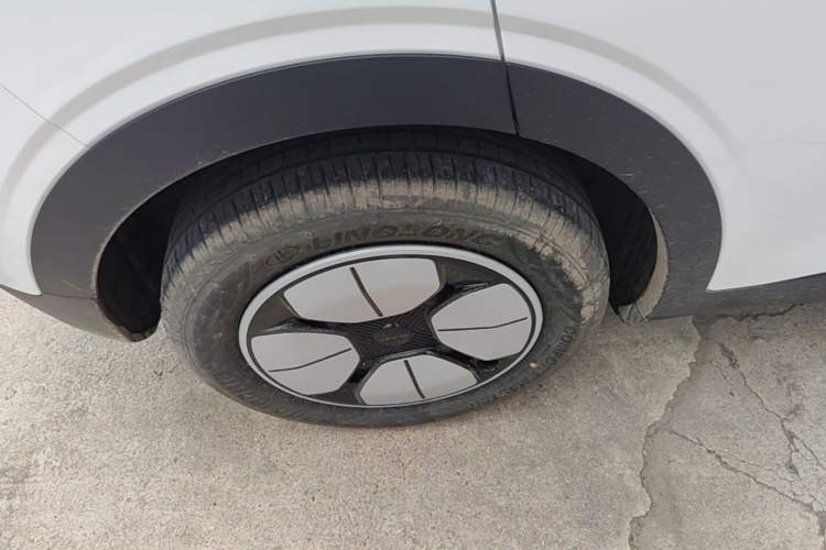 Used Geely Galaxy Geome 2026 Model 310km Youth Edition Right Rear Wheel Hub