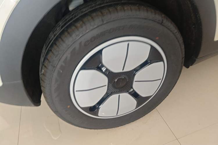 Used Geely Galaxy Geome 2026 310km Aspiration Edition Right Rear Wheel Hub