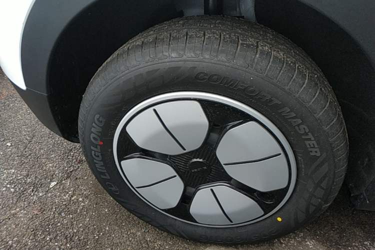 Used Geely Galaxy Geome 2026 Model 310km Youth Edition Right Rear Wheel Hub