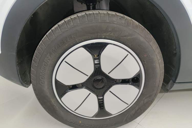 Used Geely Galaxy Geome 2026 Model 310km Youth Edition Right Rear Wheel Hub