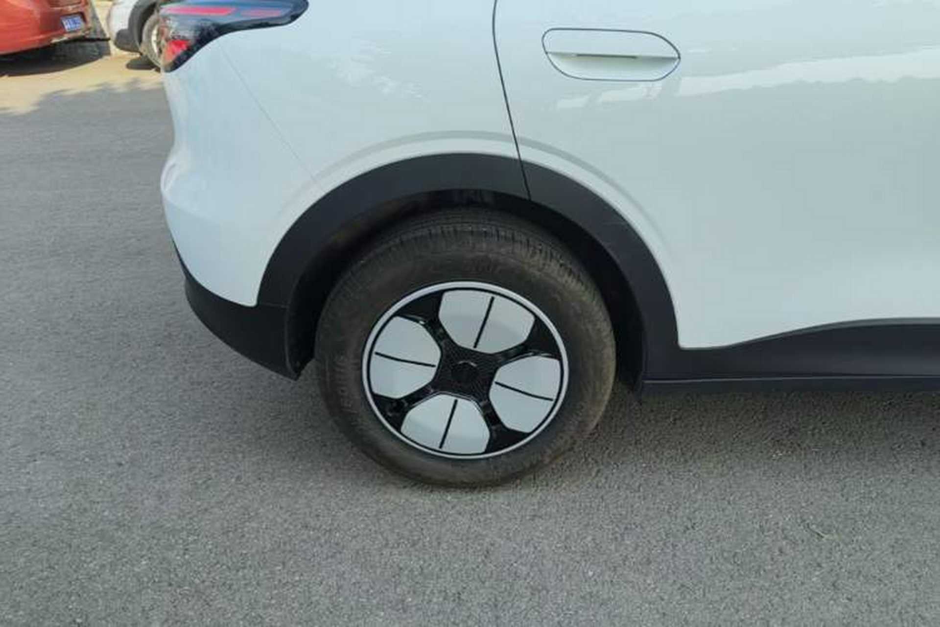 Used Geely Galaxy Geome 2026 Model 310km Youth Edition Right Rear Wheel Hub