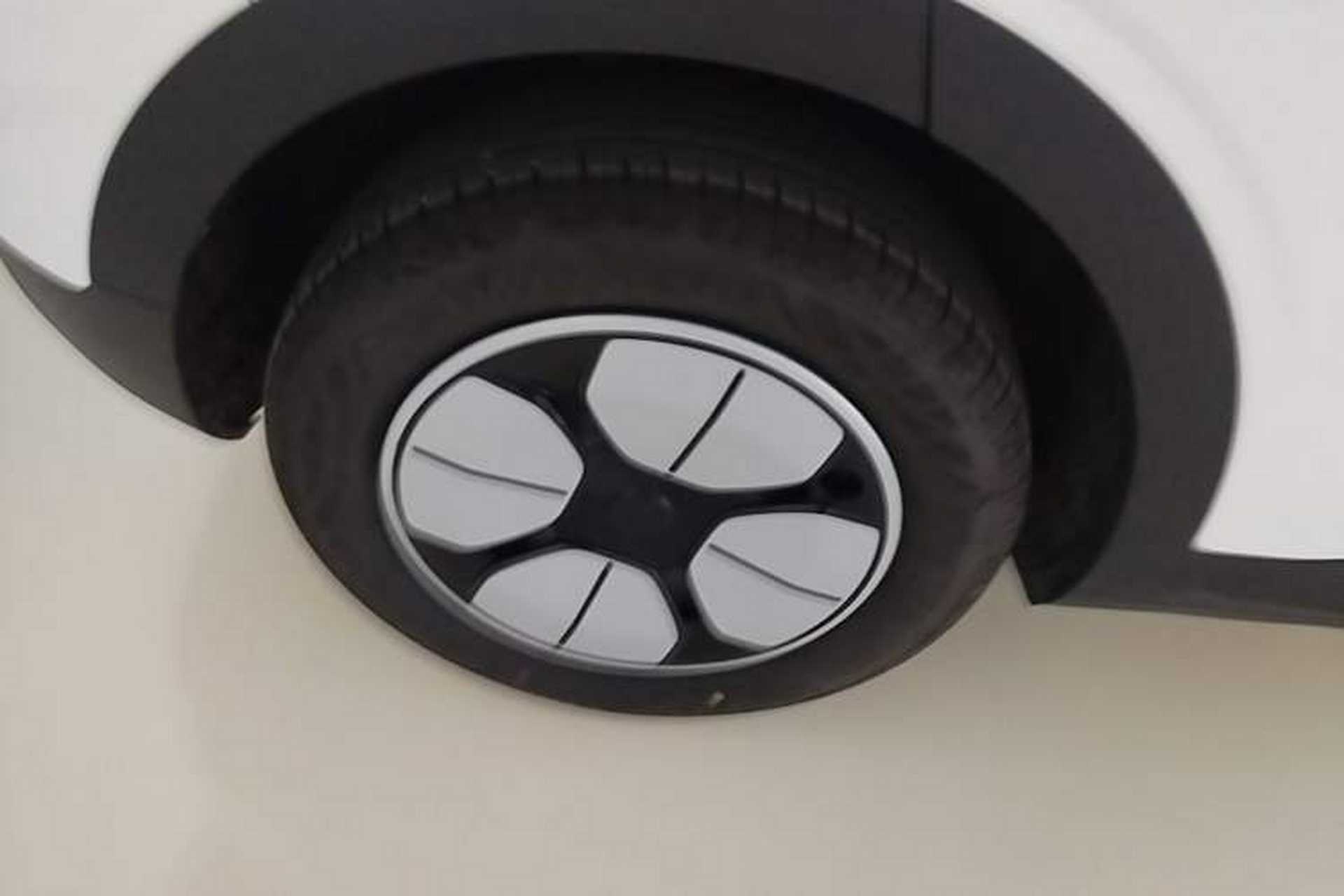 Used Geely Galaxy Geome 2026 Model 310km Youth Edition Right Rear Wheel Hub