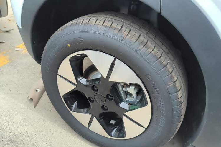 Used Geely Galaxy Geome 2026 Model 410km Freedom Edition Right Rear Wheel Hub