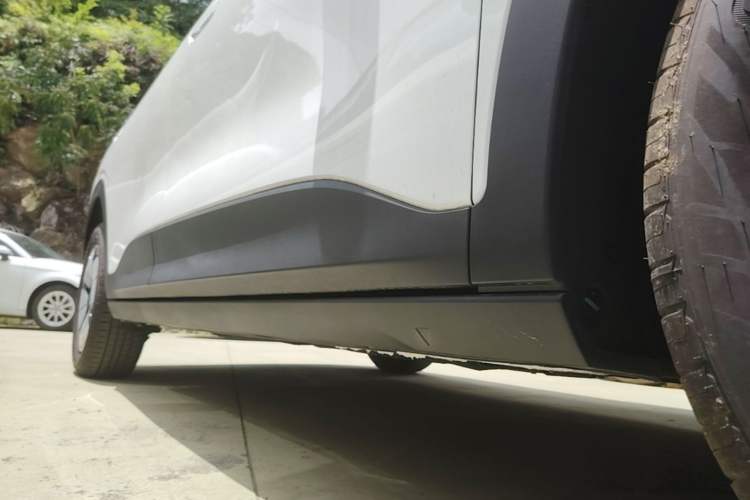 Used Geely Galaxy Geome 2026 Model 310km Youth Edition Right Side Sill