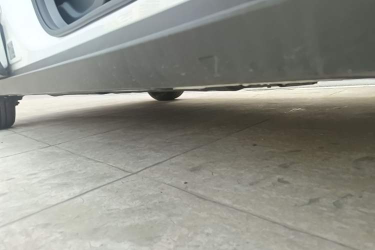 Used Geely Galaxy Geome 2026 Model 310km Youth Edition Right Side Sill