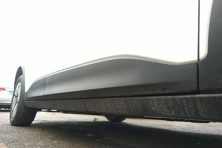 Used Geely Galaxy Geome 2026 Model 310km Youth Edition Right Side Sill