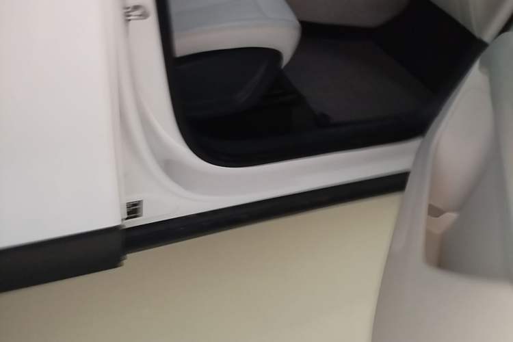 Used Geely Galaxy Geome 2026 Model 310km Youth Edition Right Side Sill