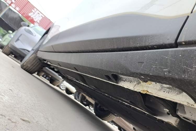 Used Geely Galaxy Geome 2026 Model 310km Youth Edition Right Side Sill