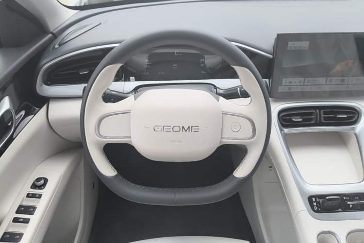 Used Geely Galaxy Geome 2026 Model 310km Youth Edition Steering Wheel