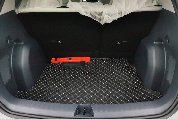 Used Geely Galaxy Geome 2026 Model 310km Youth Edition Trunk