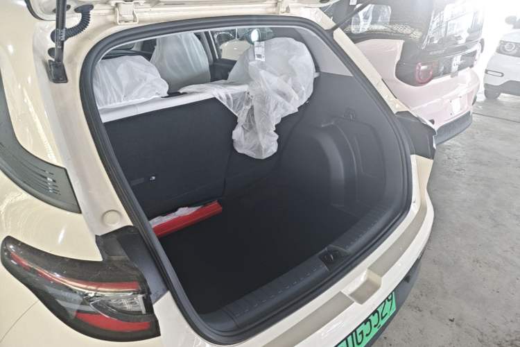 Used Geely Galaxy Geome 2026 Model 410km Carefree Edition Trunk