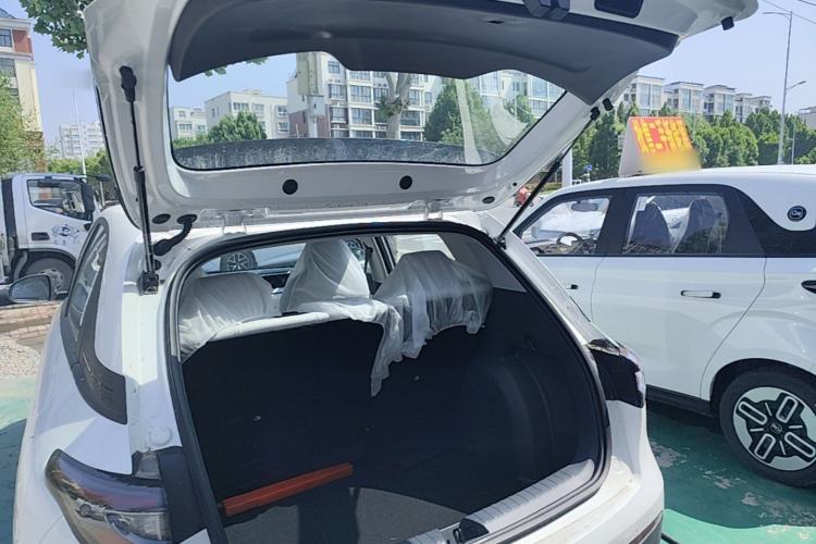 Used Geely Galaxy Geome 2026 Model 310km Youth Edition Trunk