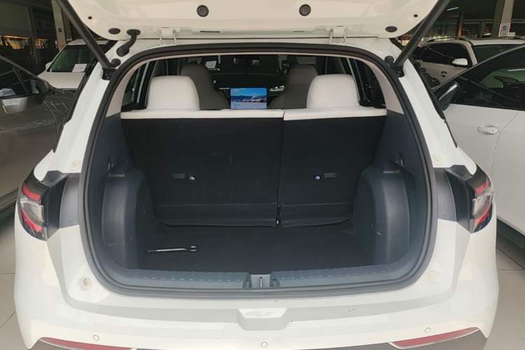 Used Geely Galaxy Geome 2026 Model 310km Dream Edition Trunk