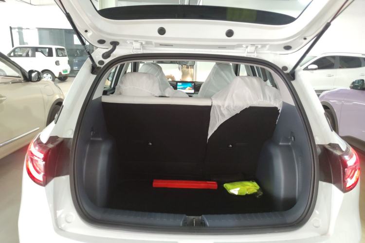 Used Geely Galaxy Geome 2026 Model 310km Youth Edition Trunk